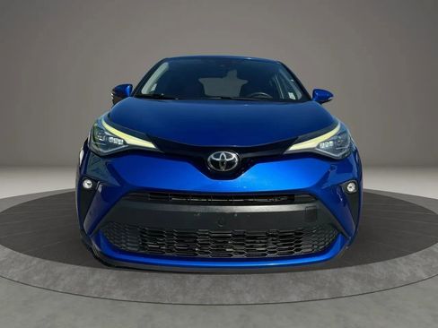 Used 2020 Toyota C-HR Limited FWD image 3