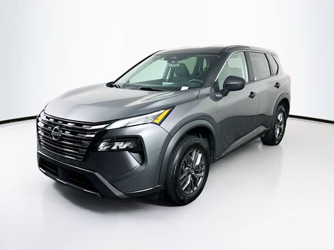 Used 2024 Nissan Rogue S AWD/4WD image 3