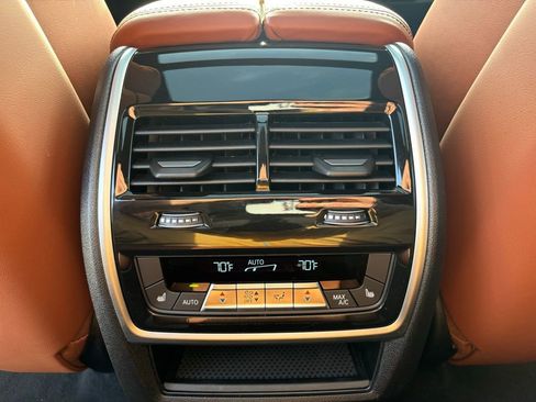 Used 2025 BMW X7 M60i AWD/4WD image 24