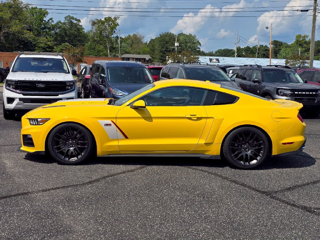 Used 2017 Ford Mustang GT Premium w/ GT Performance Package RWD image 23