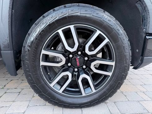 Used 2022 GMC Sierra 1500 AT4 w/ Technology Package AWD/4WD image 50