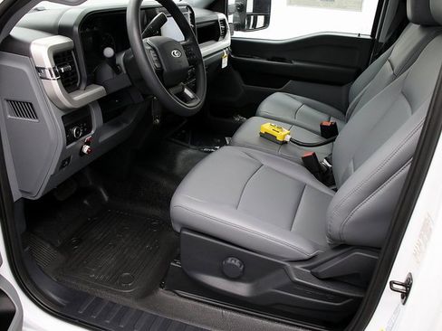 New 2025 Ford F550 4x4 Regular Cab Super Duty image 10