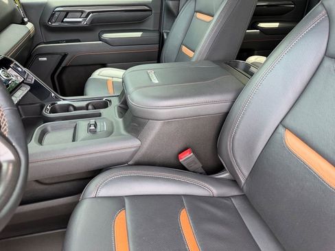 Used 2024 GMC Sierra 2500 AT4 w/ AT4 Premium Plus Package AWD/4WD image 12