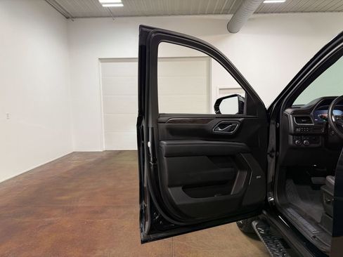 Used 2024 Chevrolet Tahoe Z71 w/ Luxury Package AWD/4WD image 56