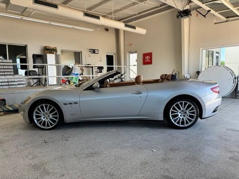 Used 2017 Maserati GranTurismo Convertible RWD image 11