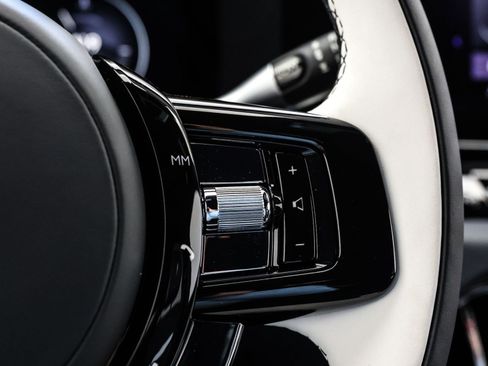 New 2026 Rolls-Royce Cullinan AWD/4WD image 12