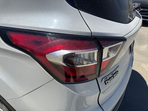 Used 2017 Ford Escape Titanium w/ Canadian Touring Package AWD/4WD image 11
