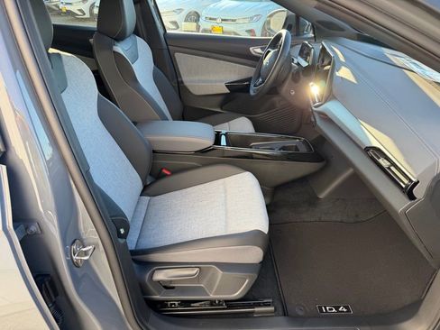 New 2026 Volkswagen ID.4 Pro image 18