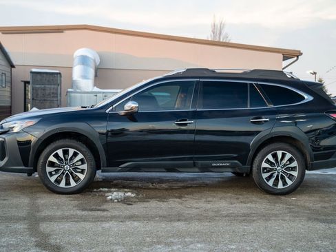 Used 2025 Subaru Outback Touring XT image 4