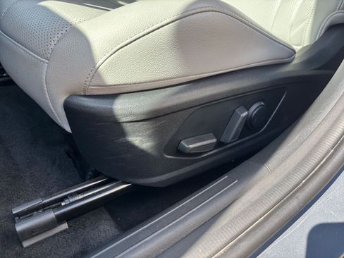 Used 2025 Hyundai Elantra Limited FWD image 23