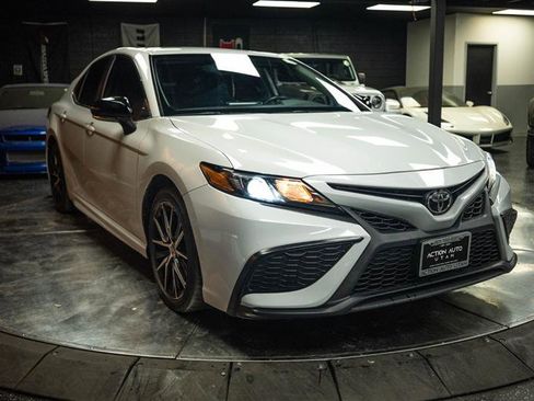 Used 2023 Toyota Camry SE FWD image 5