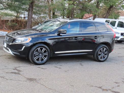 Used 2017 Volvo XC60 T5 Dynamic w/ Preferred Option Package image 2