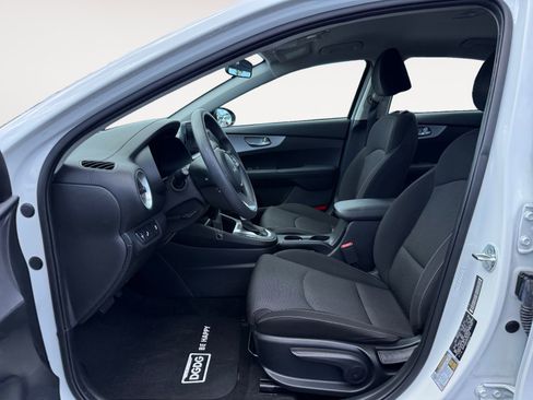 Used 2023 Kia Forte LXS w/ LXS Technology Package FWD image 10
