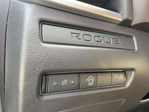Used 2025 Nissan Rogue S FWD image 27