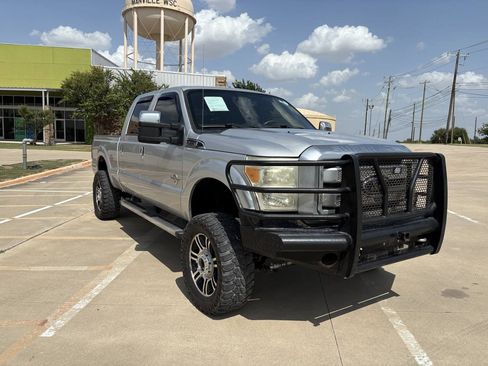 Used 2013 Ford F250 Platinum w/ FX4 Off Road Pkg AWD/4WD image 7