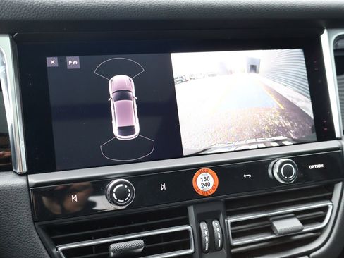 Certified 2026 Porsche Macan AWD/4WD image 18
