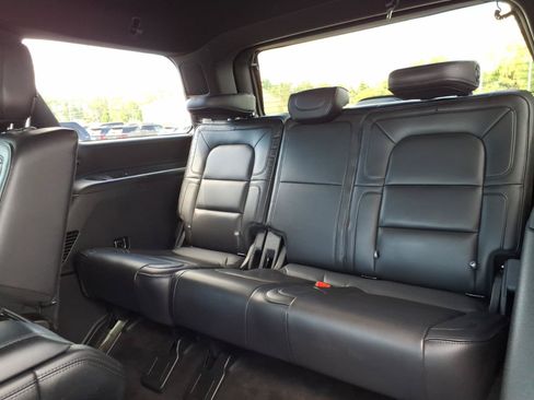 Used 2019 Lincoln Navigator Reserve AWD/4WD image 10