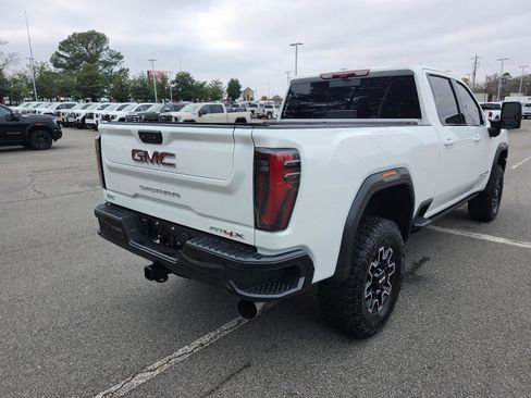 Certified 2026 GMC Sierra 2500 AT4X image 3