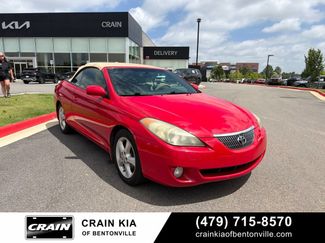 Used 2005 Toyota Solara SLE FWD video 1
