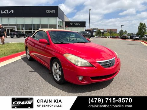 Used 2005 Toyota Solara SLE FWD image 1