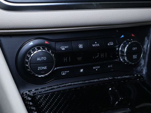 Used 2019 Mercedes-Benz GLA 250 4MATIC image 33