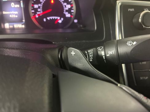 Used 2017 Toyota Camry SE image 28