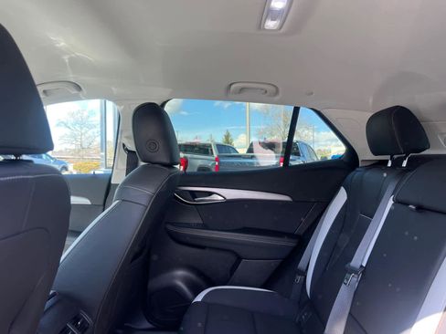 Certified 2025 Buick Envision Sport Touring image 30