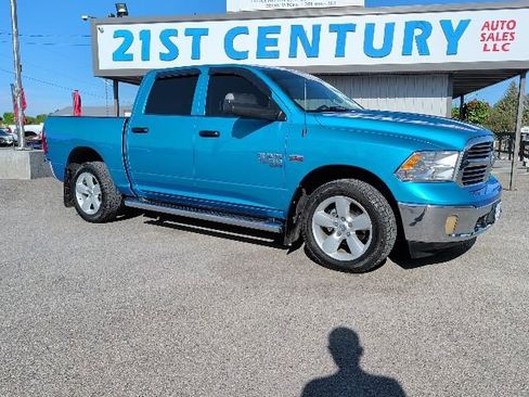 Used 2023 RAM 1500 Classic SLT w/ SLT Plus D￩cor Group AWD/4WD image 1