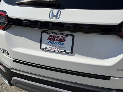 Used 2025 Honda Pilot Elite image 29