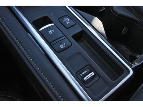 Certified 2025 Nissan Pathfinder SV FWD image 28