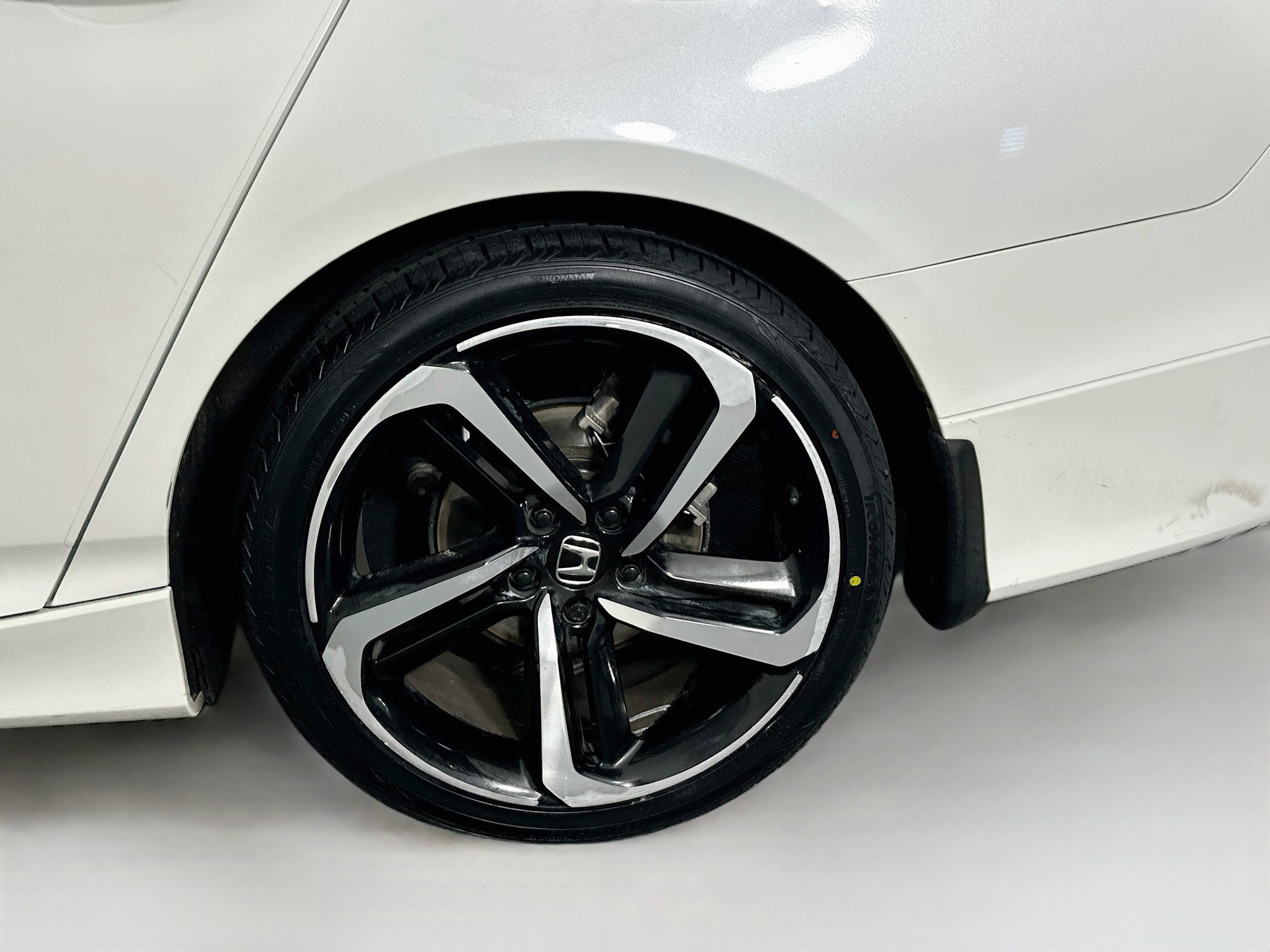 Used 2019 Honda Accord Sport image 11