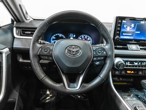 Used 2021 Toyota RAV4 XLE Premium AWD/4WD image 17