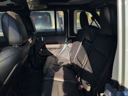 Certified 2024 Jeep Wrangler Unlimited Rubicon image 10