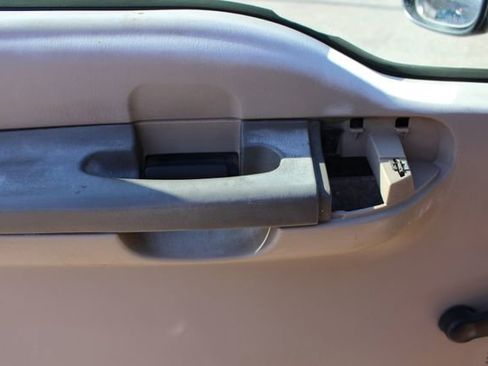 Used 2004 Ford F350 XL AWD/4WD image 13