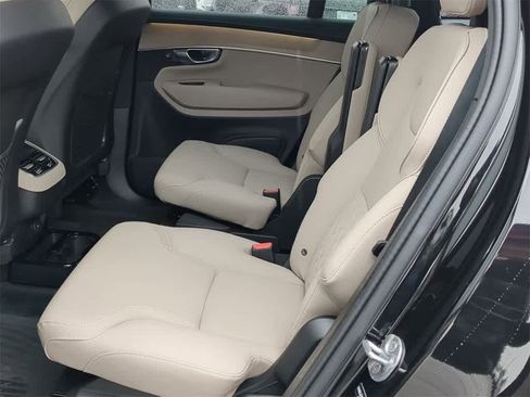 Certified 2026 Volvo XC90 B6 Plus w/ Protection Package Premier image 18