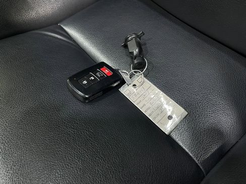 Used 2017 Toyota RAV4 Limited image 36