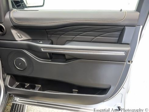 Certified 2023 Ford Expedition Platinum AWD/4WD image 28