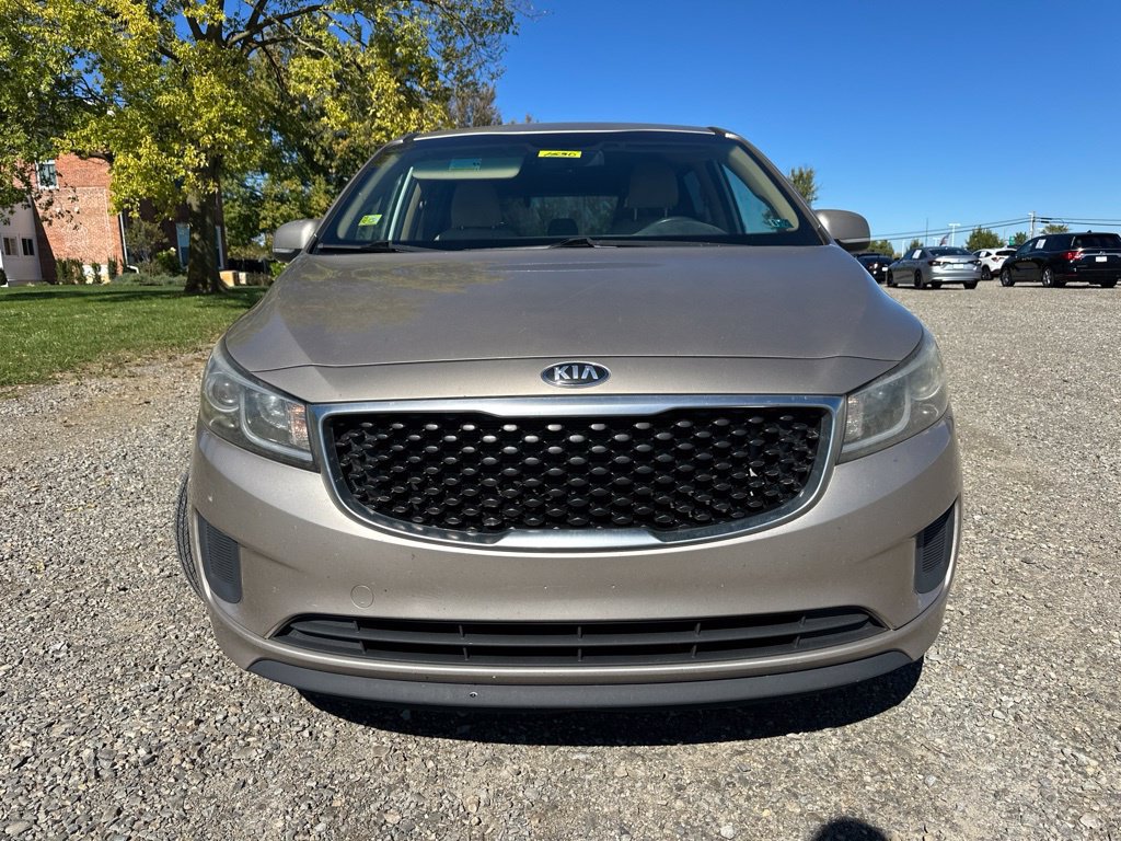 Used 2016 Kia Sedona LX w/ LX Convenience Package FWD image 2