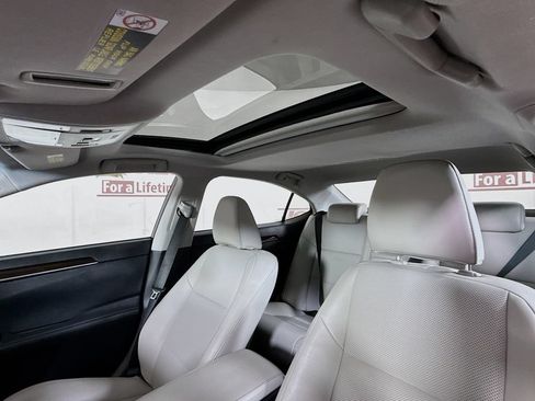 Used 2018 Lexus ES 350 w/ Premier Package FWD image 10