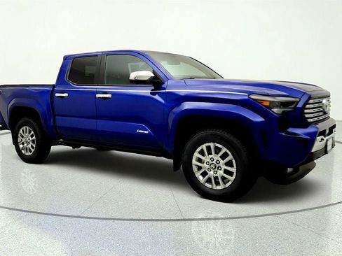 Used 2025 Toyota Tacoma Limited AWD/4WD image 3