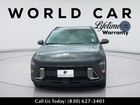 Used 2024 Hyundai Kona SEL FWD image 2