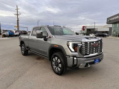 Used 2024 GMC Sierra 3500 Denali w/ Denali Reserve Package image 3