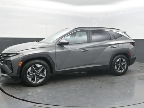 Used 2025 Hyundai Tucson SEL FWD image 4