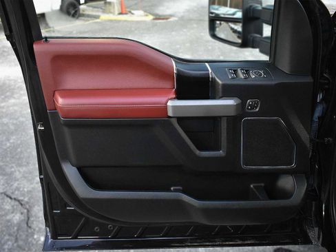 Used 2019 Ford F150 Platinum w/ Equipment Group 701A Luxury image 35