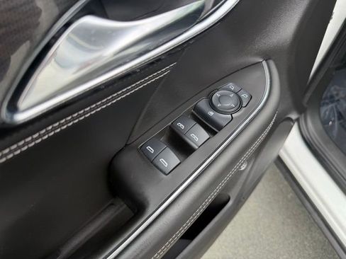 Used 2022 Buick Envision Preferred FWD image 25