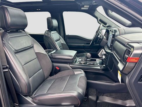 Used 2025 Ford F150 Raptor image 28
