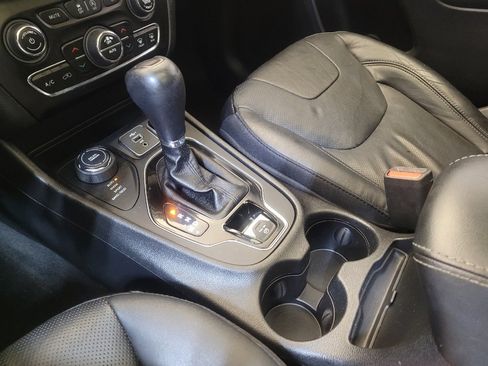 Used 2020 Jeep Cherokee Limited w/ Technology Group image 26