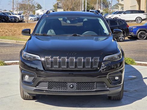Used 2021 Jeep Cherokee Latitude Plus image 2