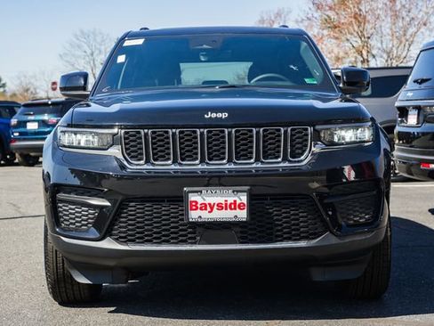 New 2025 Jeep Grand Cherokee Laredo X w/ MOPAR Finishing Package AWD/4WD image 3