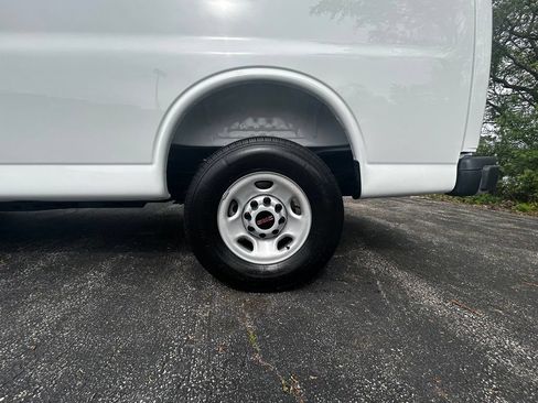 New 2026 GMC Savana 3500 w/ Driver Convenience Package RWD image 26